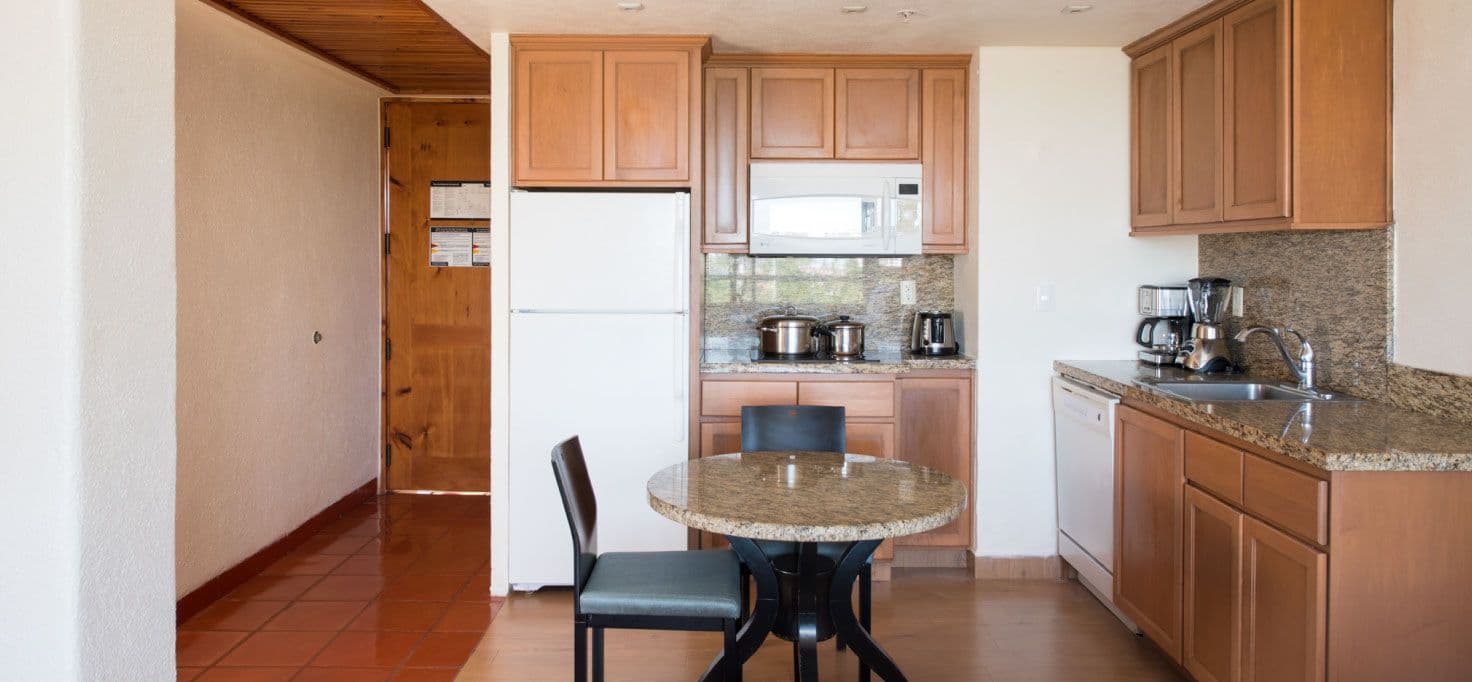 full-fitted-double-studio-kitchen-with-beautiful-sea-view-in-club-regina