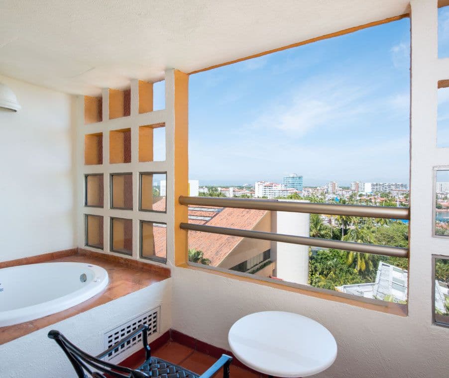 hotel-frente-al-mar-hotel-club-regina-room-with-jacuzzi